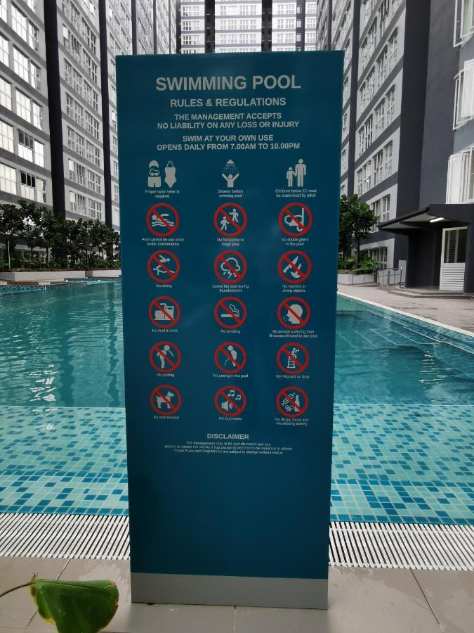 Kajang Industrial House With Olympic Size Swimming Poolアパートメント エクステリア 写真