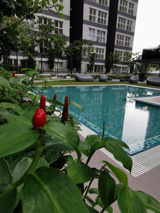 Kajang Industrial House With Olympic Size Swimming Poolアパートメント エクステリア 写真